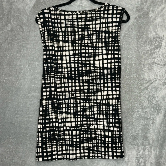 Roz & Ali 2X Shirt Top Black Tan Geometric Sleeveless V Neck Stretch Womens - Picture 4 of 7